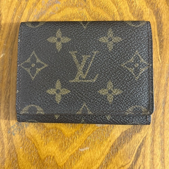 Louis Vuitton Accessories - Louis Vuitton card holder